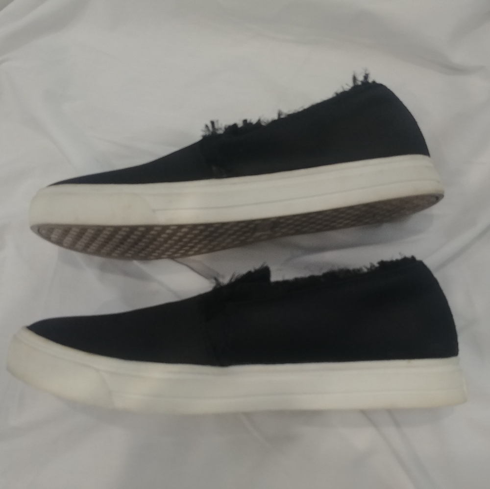 LFL Sneakers Slip On Loafers Black Satin Fringe Raw Hem Memory Foam 8 Kaitlyn - Picture 10 of 11